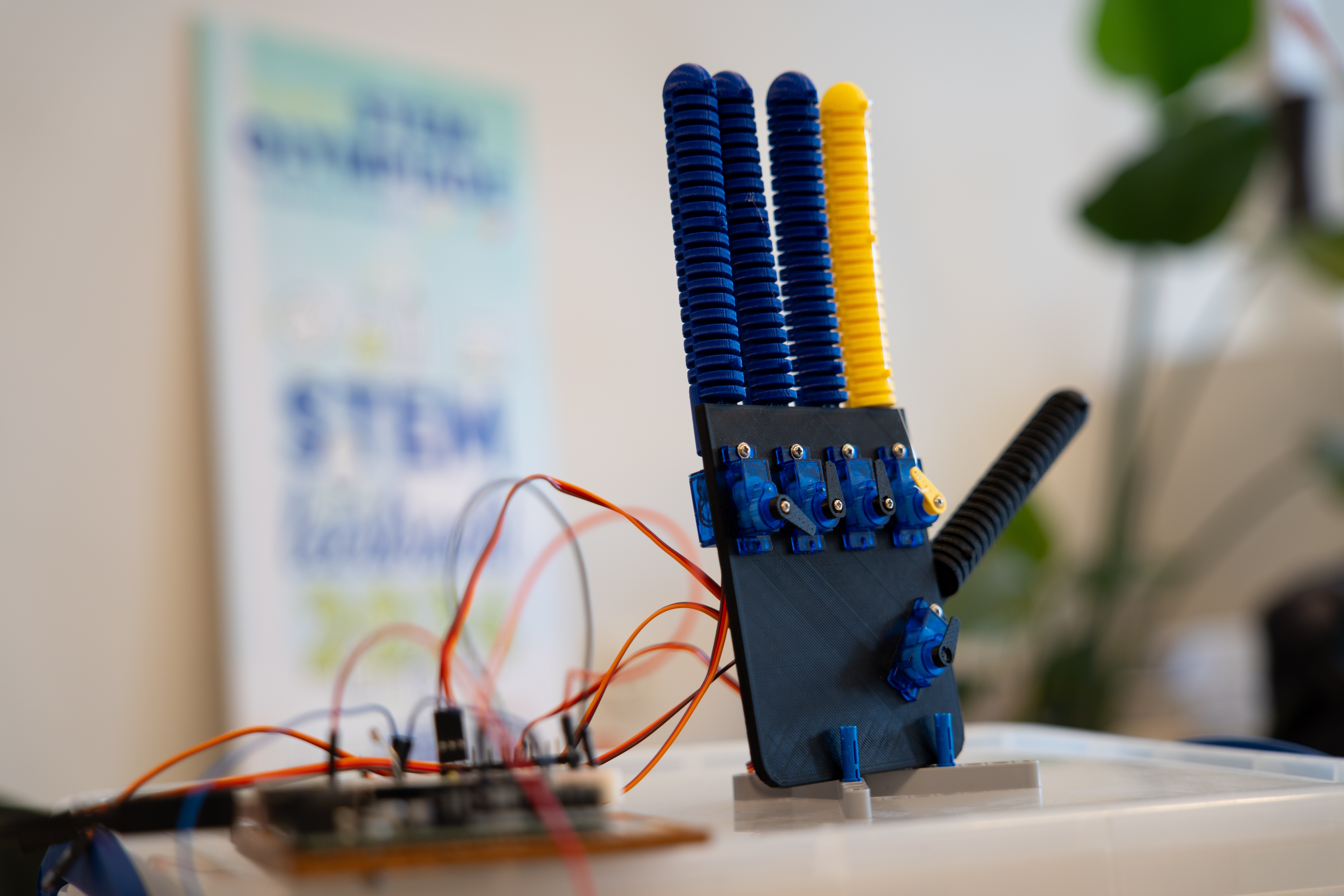 Robothand projectopstelling met mechanische hand